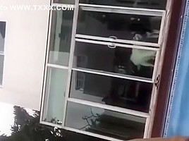 Thai superstar (Bume Panatda) Show her sexy body on a facebook live