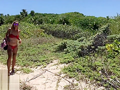 The First Ten Minutes of    FUCK AND FACIAL ON A BEACH IN MEXICO