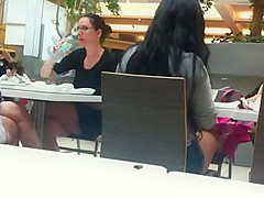 Time Lapse foodcourt legs