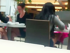 Time Lapse foodcourt legs