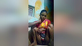 Today Exclusive- Bhabhi Showing Pussy