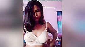Today Exclusive- Cute Desi Girl Showing Her Boobs 2