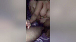 Today Exclusive- Desi Bhabhi Give Handjob