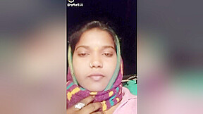 Today Exclusive- Desi Village Girl Showing Her Boobs And Pussy 3