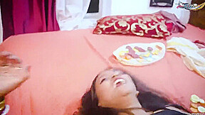 Today Exclusive- Do Bourani Aur Sautelee Bahan Ko Jhagarte Dekh Dada Sasur Ne Unhe Ghapaghap Choda 2
