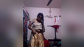 Today Exclusive- Sexy Desi Bhabhi Wearing Cloths