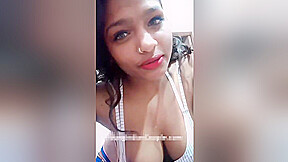 Today Exclusive- Sexy Sarika Showing Her Boob In Live Show