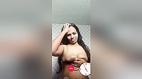 Today Exclusive -desi Girl Bathing