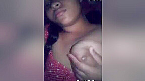 Today Exclusive-cute Lankan Girl Playing With Her Boob