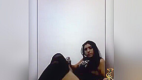 Today Exclusive-hot Indian Bhabhi Showing Her Boobs And Pussy 5