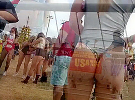 Top 10 BUBBLE BUTTS Walking the Streets-Candid