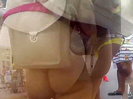 Top 10 BUBBLE BUTTS Walking the Streets-Candid