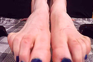 Tranny Sexy Feet, Cock And Ass Close Up And Play