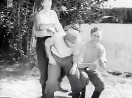 Tytot ja pojat samasta kylasta (1951)