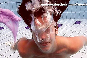 UnderwaterShow Video: Paulinka