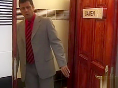 Veronika Stark needs a Break in her Sex Therapy