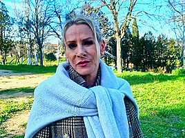 Victoria, 47, executive assistant in Paris!