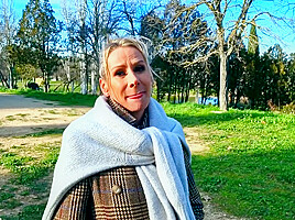 Victoria, 47, executive assistant in Paris!