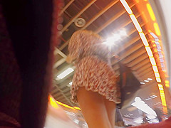 Walking upskirt    she was so beautiful as her ass