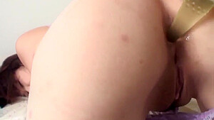 Warin Umino In Skinny Babe Fucked Deep In Her Pussy