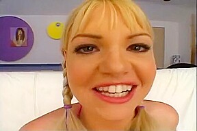 White Slut Loves To Suck Double Cock