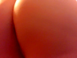 White yoga pants and big butt blug
