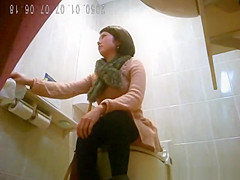 Women peeing in toilet video compilation