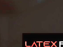 Zac Wild And Slimthick Vic In Hottie Oiled And Anal Fucked - Latex Playtime