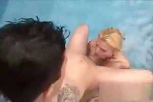 blond lady-man acquires banged