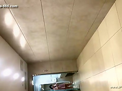 chinese girls go to toilet 136