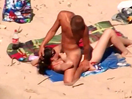 college girl beach couple