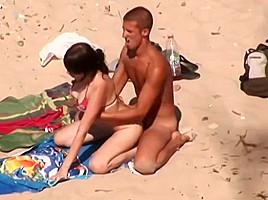 college girl beach couple