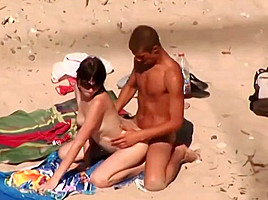 college girl beach couple