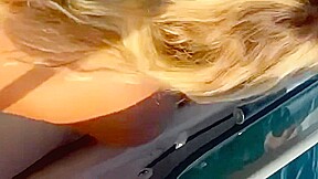 des rafales de coups de bite sur le bateau