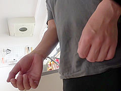 団地でエッチなプレイを展開する人妻の本番浮気セックス