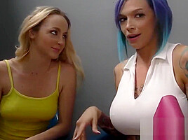 girls first time go gloryhole