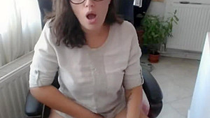 Иgraet s dildo na kameru 1
