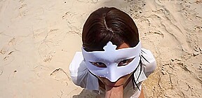 grosse faciale sur une belle plage