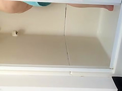 hairy pussy after her shower 