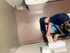 先輩介護士鶴田理恵海外研修生ブティミン・ハトイレ盗撮