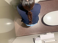 先輩介護士鶴田理恵海外研修生ブティミン・ハトイレ盗撮