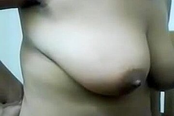man cum in her wife tits after blowjob