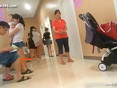 peeping chinese woman to go to the hospital for an injection 5