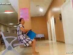 peeping chinese woman to go to the hospital for an injection 5