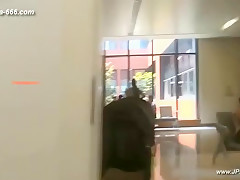 peeping chinese woman to go to the hospital for an injection 5
