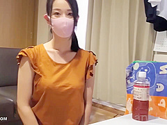 スマホ個人撮影　スタイルの良い元グラビアの美人巨乳ママさんを自宅でハメ撮り！