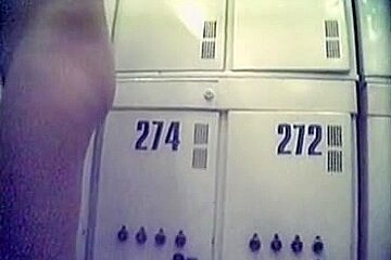 records naked European babes in a changing room