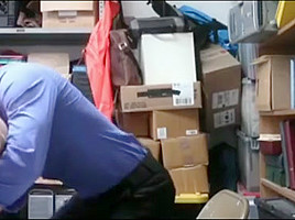 shoplifting 5 girl caught by guard nice koooool video
