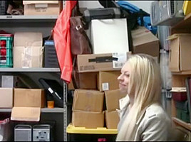 shoplifting 5 girl caught by guard nice koooool video